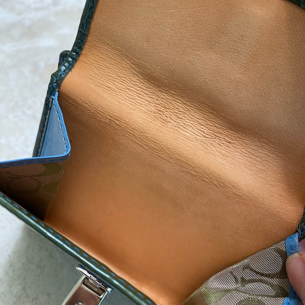 Coach vintage blue leather trifold wallet - Picture 4 of 6